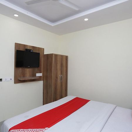 Hotel Ivy Yeni Delhi Dış mekan fotoğraf
