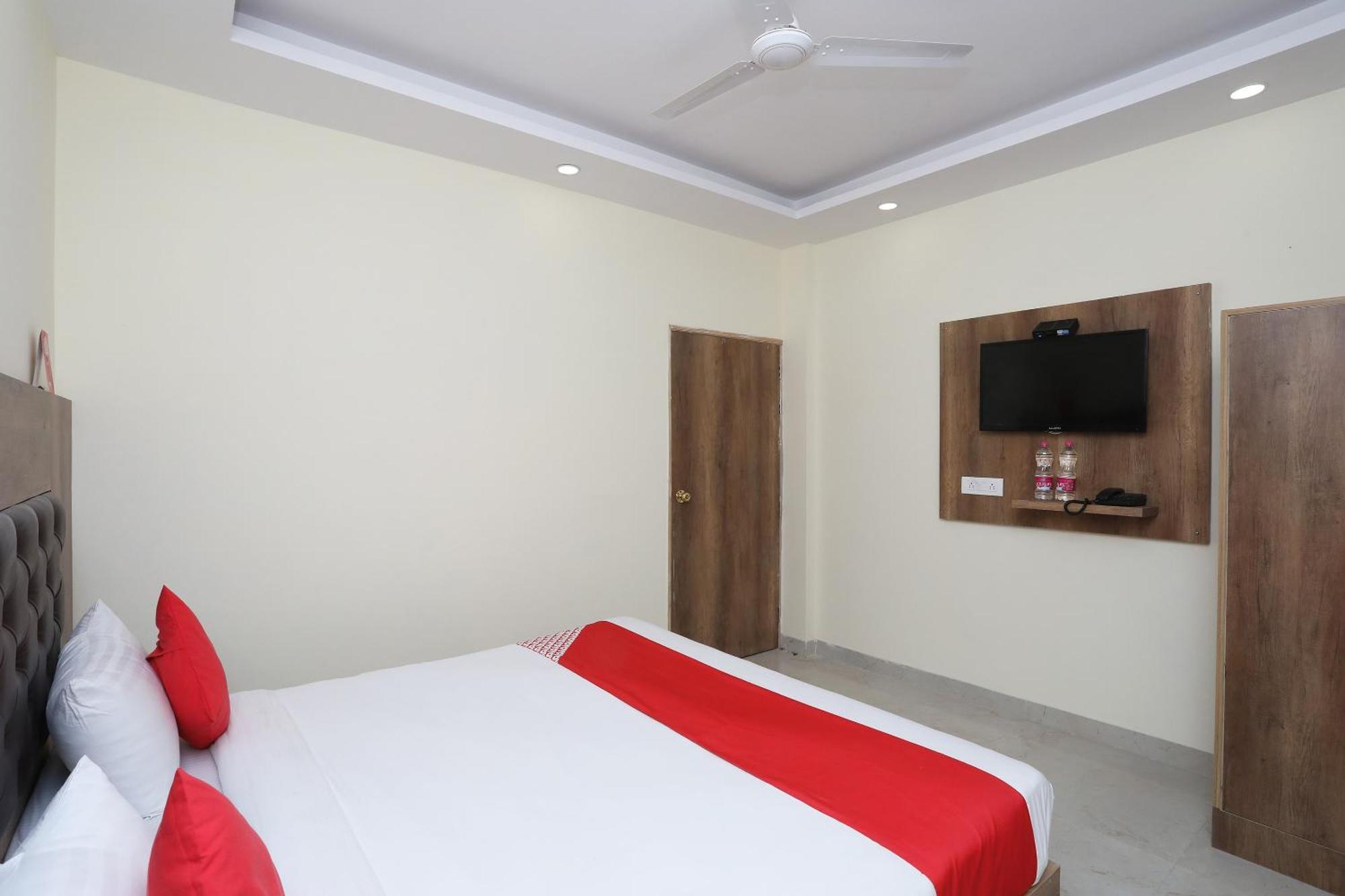 Hotel Ivy Yeni Delhi Dış mekan fotoğraf