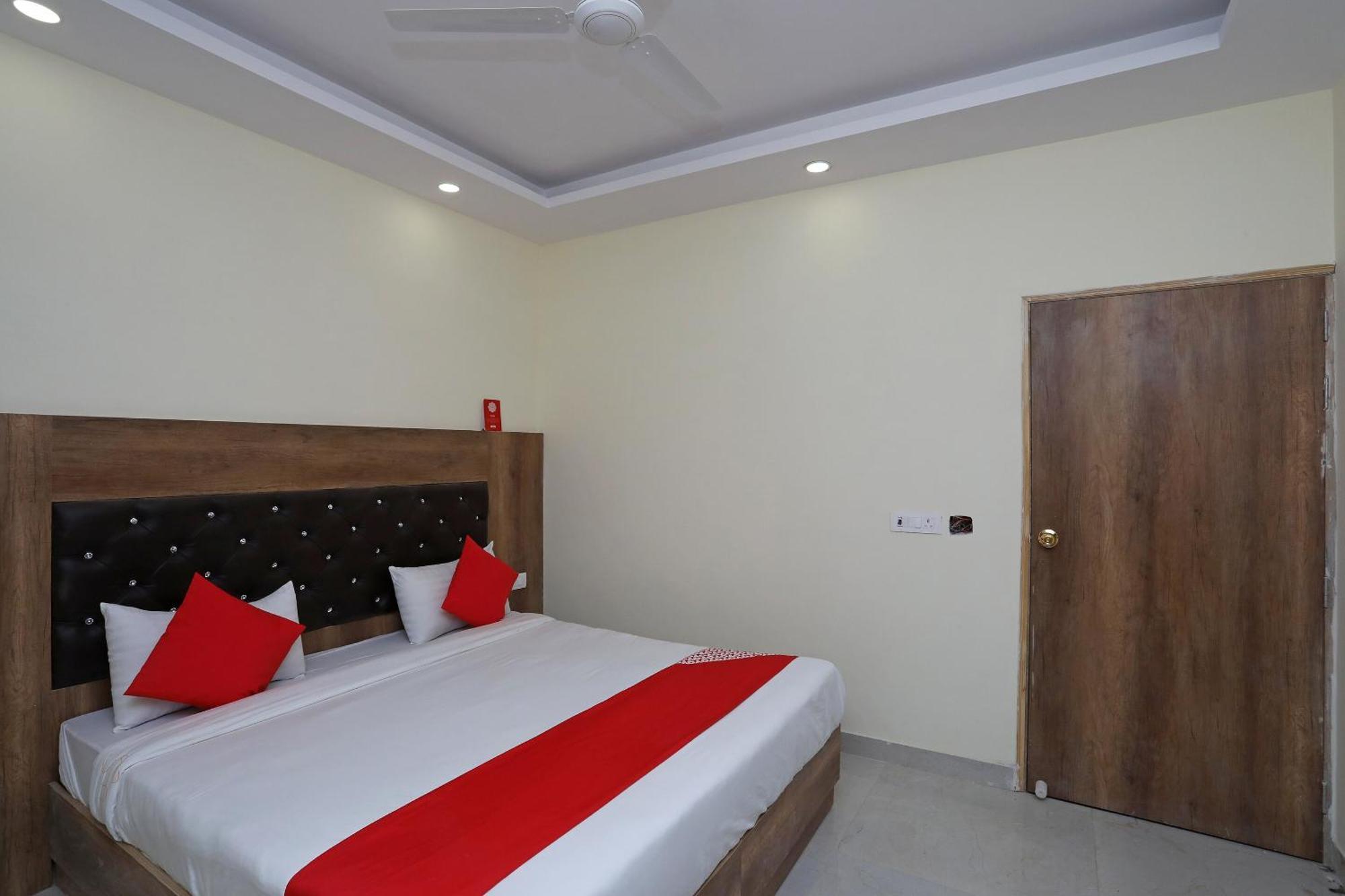 Hotel Ivy Yeni Delhi Dış mekan fotoğraf