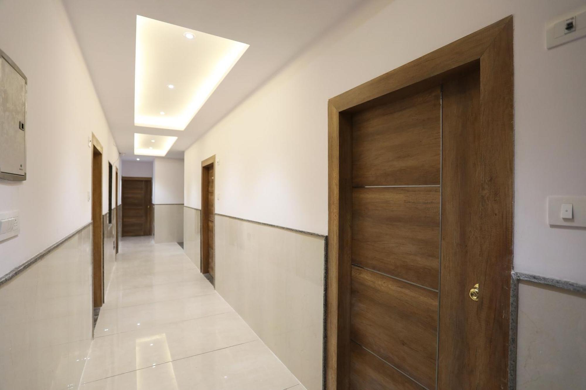 Hotel Ivy Yeni Delhi Dış mekan fotoğraf